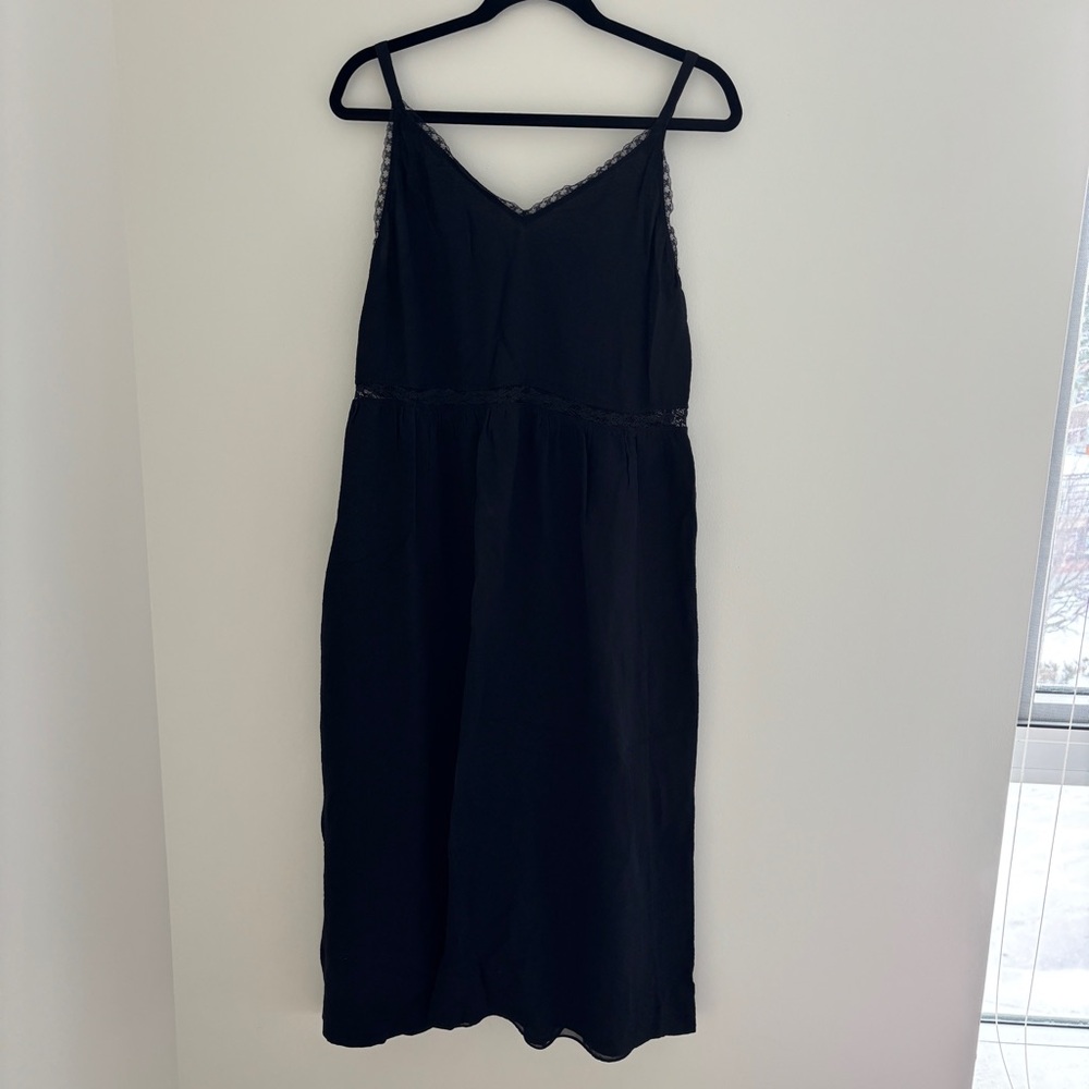 Aritzia (Wilfred) Midi Dress with Lace